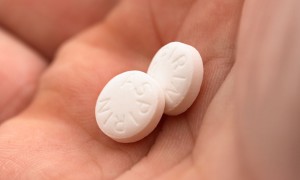 Аспирин может вдвое продлить жизнь больных раком
