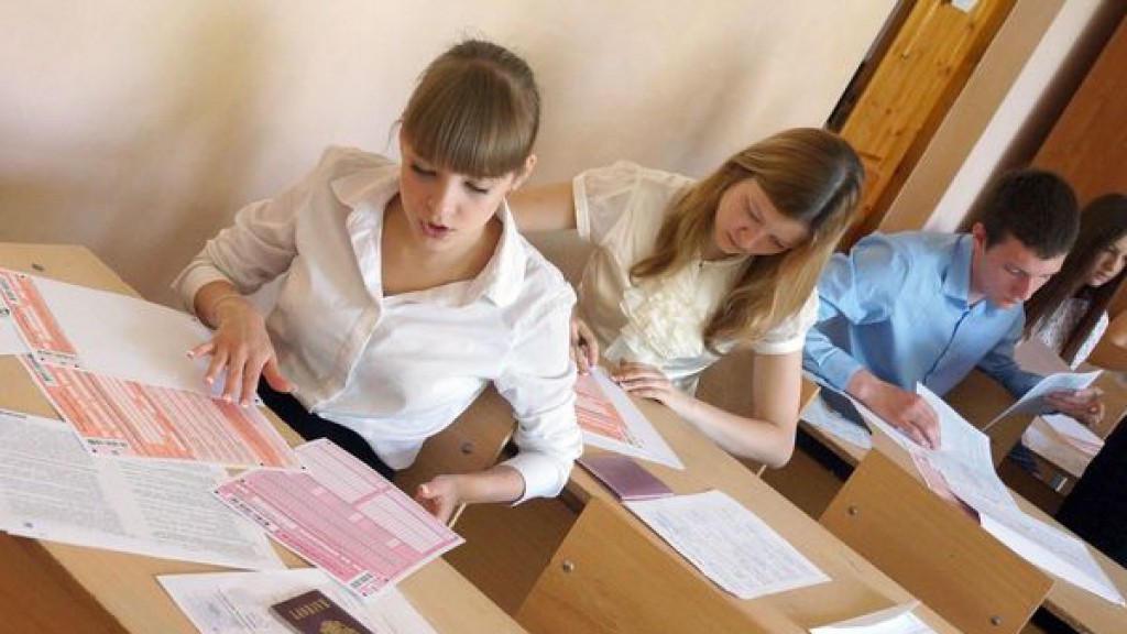 Московские школьники смогут сдать ЕГЭ по математике после 10-го класса
