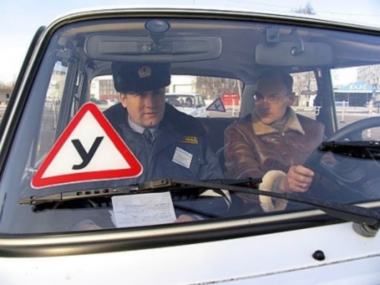 СМИ: ГИБДД утвердило новые правила проведения экзаменов на водительские права
