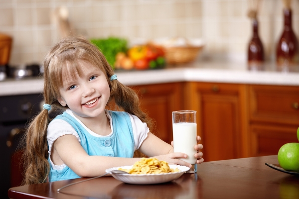 Ученые выяснили, как завтрак влияет на успеваемость школьников
