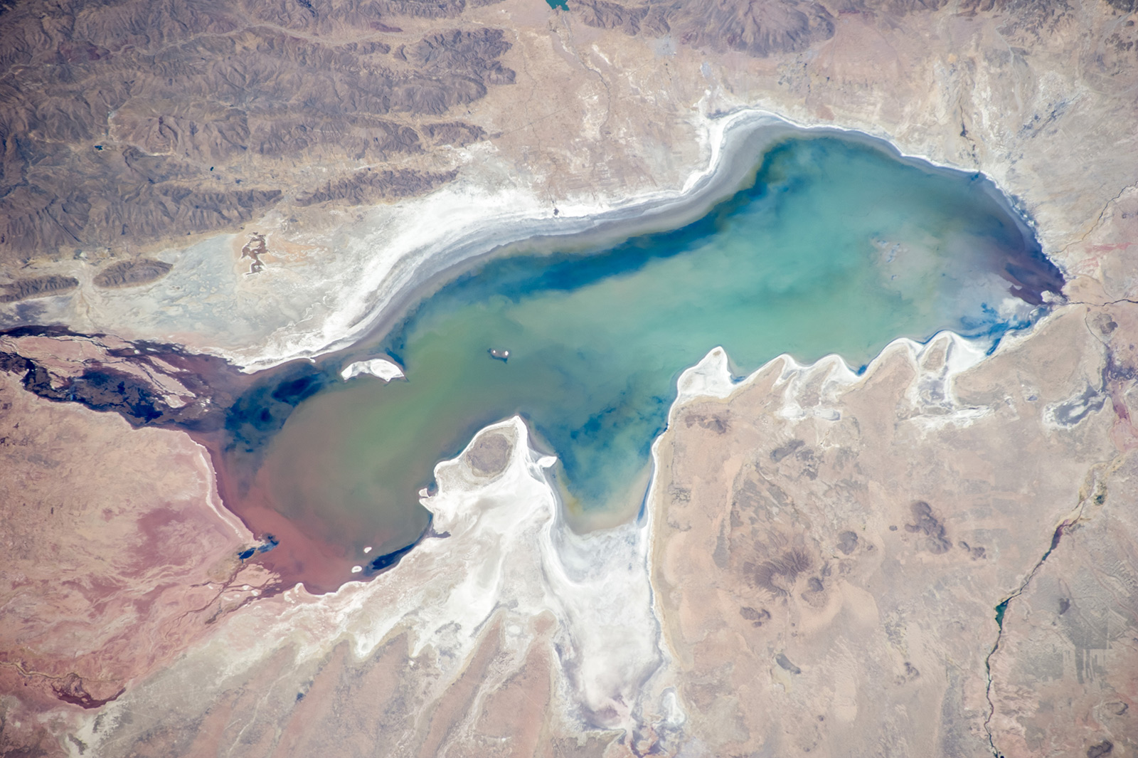 В Боливии полностью испарилось второе по величине озеро
