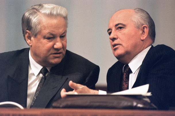 Михалков призвал на государственном уровне признать преступления Горбачева и Ельцина
