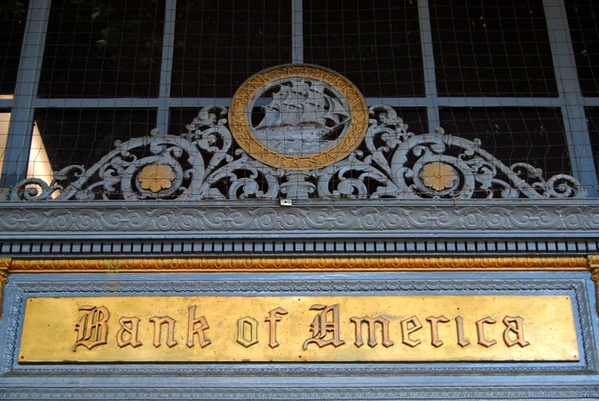Власти США запретили банкам покупать гособлигации России
