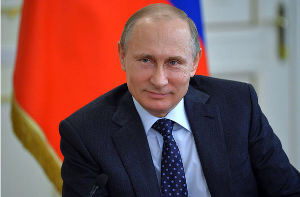 Путин решил отменить оплату комунальных услуг для пенсионеров с возрастом 70 лет и более
