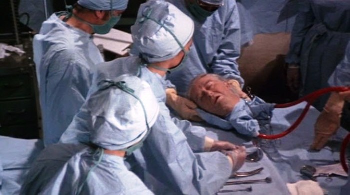 В Китае провели первую операцию по успешной пересадке человеческой головы
