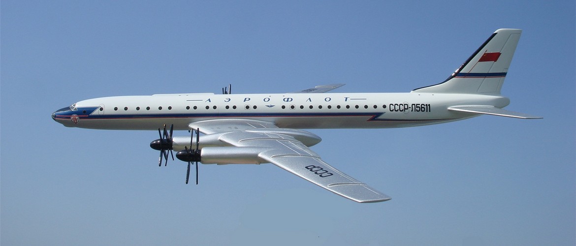 Первый полёт межконтинентального турбовинтового пассажирского самолёта ТУ-114 состоялся 15 ноября 1957 г.
